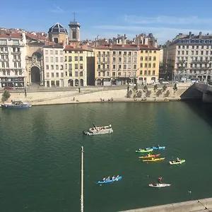 https://la-pepite-du-vieux-lyon.hotels-rhonealpes.com