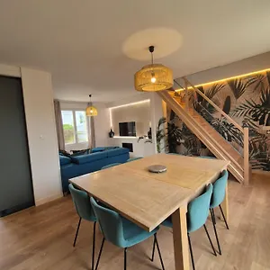 https://la-lampaulaise-sur-le-gr34-plage-calme-jardin.inbrittany.com