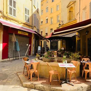 https://mignet-name.fr-provencehotel.com